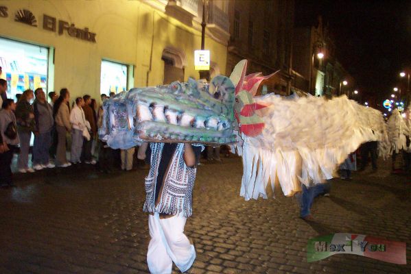 Noche de Primavera/Spring Nigth 07-13
También pudimos ver a nuestro Quetzalcoatl danzando. 

We saw our own dragoon : Quetzalcoatl
Keywords: Noche de Primavera / Spring Night
