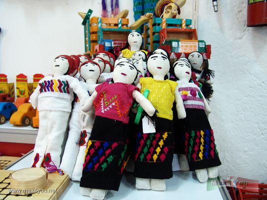Chiapas en El Centro Cultura San Angel / Chiapas in the San Angel Cultural Center
Keywords: chiapas centro cultural san angel crafts artesanias juguetes toys