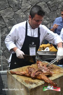 V Foro Mundial de la GastronomÃ­a Mexicana (06-06)
Definitivamente todo un disfrute a los sentidos y al ver reunida a estos artistas de la cocina que ha posicionado a nuestro paÃ­s en el mapa gastronÃ³mico donde ya tiene el tÃ­tulo de "Patrimonio cultural inmaterial de la humanidad"  por la UNESCO en el 2010. 
La gastronomÃ­a es el segundo motivo por el cual la gente viaja a MÃ©xico, brinda empleo a mÃ¡s de 5.5 millones de personas en el paÃ­s y genera una derrama econÃ³mica de 183 mil millones de pesos anuales.




Text & Photo by: Antonio Pacheco 
Keywords: V foro mundial gastronomia mexicana centro nacional artes cenart