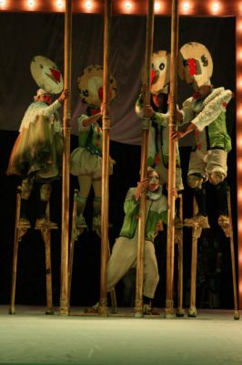 5to. Festival de Pantomima Circo y Clow (05-05)
Inaugura la artista Aziz Gual con Huraclow, espectÃ¡culo de clown en una espiral que pervierte la infancia de los adultos y sacude las emociones de los niÃ±os.

Text by: YanÃ­n RamÃ­rez            Photo by: Faro de Milpa Alta
Keywords: faro milpa alta quinto festival de pantomima circo y clow tercer encuentro de clow Faros alas y raÃ­ces noche de fuego