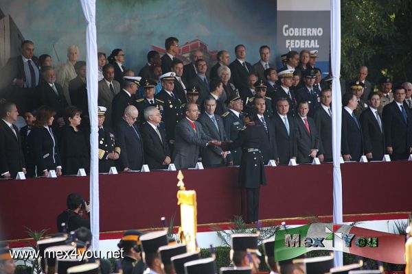 CelebraciÃ³n NiÃ±os HÃ©roes 2011 (02-05)
El Presidente de la RepÃºblica: Felipe CalderÃ³n entregÃ³ reconocimientos y promociones a militares destacados del EjÃ©rcito Mexicano. 


AdemÃ¡s tambiÃ©n se dirigiÃ³ un discurso de balance de las acciones del actual gobierno en materia de seguridad social, combate al narcotrÃ¡fico, etc. 




Photo by: JesÃºs SÃ¡nchez
Keywords: celebracion niÃ±os heroes fiestas patrias mexicanas mexico gesta heroica cadetes colegio militar altar patria monumento