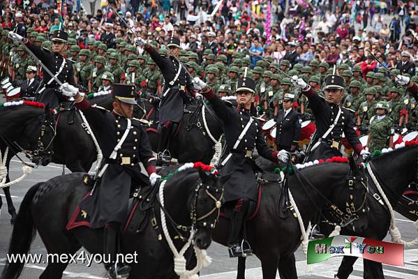 Desfile Militar 16 de Septiembre 2014 (05-14) 
Photo by: Antonio Pacheco 
Keywords: desfile militar 16 septiembre military parade fiestas patrias ciudad mexico cadetes