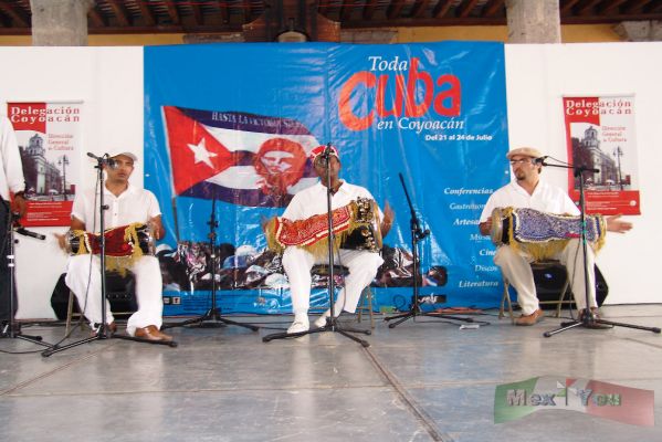 Cuba en Coyoacán/Cuba in Coyoacán 03-10
La gente pudo disfrutar de música y danzas de Cuba . 

The people could enjoy of the music and dances from Cuba. 
Keywords: Cuba en Coyoacán / Cuba in Coyoacán