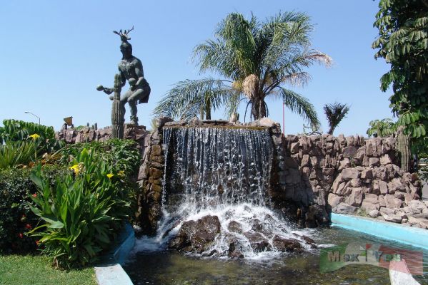 Fuente del Danzante Yaqui / Yaqui Dancer Fountain Ciudad Obregon Sonora
Keywords: Fuente Danzante Yaqui dancer fountain Sonora Ciudad Obregon city