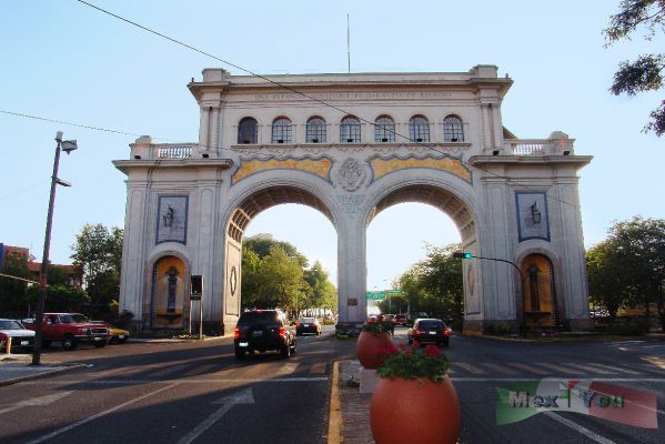  Los Arcos / The Archs 1 Guadalajara
Keywords: guadalajara