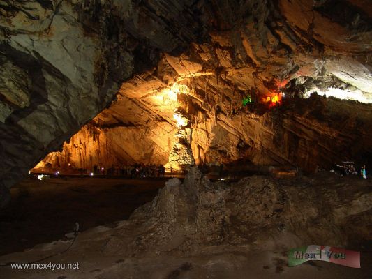 Grutas de Cacahuamilpa 2/Cacahuamilpa Caverns 2 Guerrero
Keywords: GRUTAS CACAHUAMILPA CAVERNS GUERRERO