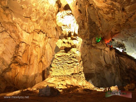 Grutas de Cacahuamilpa 1/ Cacahuamilpa Caverns 1 Guerrero
Keywords: GRUTAS CACAHUAMILPA CAVERNS GUERRERO