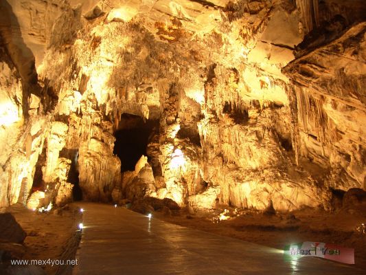 Grutas de Cacahuamilpa 3/Cacahuamilpa Caverns 3 GUERRERO
Keywords: GRUTAS CACAHUAMILPA CAVERNS GUERRERO