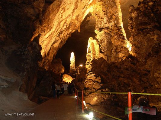 Grutas de Cacahuamilpa 4/Cacahuamilpa Caverns 4 Guerrero
Keywords: GRUTAS CACAHUAMILPA CAVERNS GUERRERO