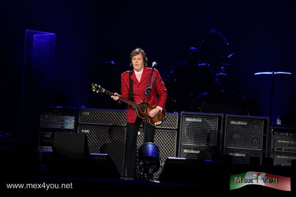 Paul McCartney en el ZÃ³calo  GALERIA (01-11)
Keywords: paul mccartney zocalo concierto concerto concert ciudad mexico dia madres