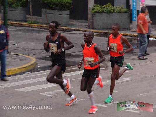 MaratÃ³n Internacional de la Ciudad de MÃ©xico 2011 (03-09)
Desde el Inicio del maratÃ³n se pudo ver la supremacÂ´Â´ia de los africanos en las dos ramas del maratÃ³n.  

Los Kenyanos Isaac Kimaiyo y Rose Jebet tomaron la iniciativa desde el principio del maratÃ³n manteniendo el ritmo durante toda la carrera. 

En la rama Femenil la Kenyana Rose Jebet tambiÃ©n iba en la punta de su rama acompaÃ±ada por la mexicana, ganadora del maratÃ³n 2010 Karina PÃ©rez.  
Keywords: maraton internacional ciudad de mexico xxix marathon international city 