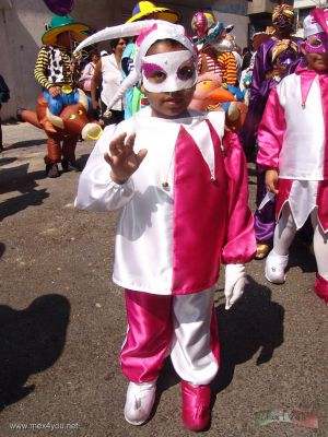 Carnaval PeÃ±Ã³n de los BaÃ±os / PeÃ±on de los BaÃ±os Carnival (04-10)
Los niÃ±os son parte importante del carnaval, los cuales tambiÃ©n bailan al ritmo de la mÃºsica y visten trajes coloridos.

Children are an important part of the carnival, which also danced to the music and wear colorful costumes.
Keywords: carnaval carnival peÃ±on baÃ±os