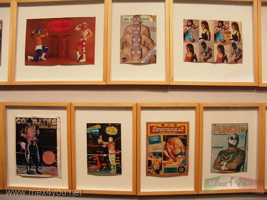 "Rudos contra TÃ©cnicos" en el Museo de la Ciudad de MÃ©xico / " Rudes Vs Techs" in the Mexico City's Museum (06-11)
MÃ¡s de cien fotografÃ­as de diversos tamaÃ±os, a color, blanco y negro, sepia y de todos los tamaÃ±os, diversos objetos relacionados con este espectÃ¡culo deportivo, como: boletos, carteles de luchas, pelÃ­culas, mÃ¡scaras, contratos y hasta planos de la espectacular Arena MÃ©xico, entre muchos otros, componen el acervo que la SecretarÃ­a de Cultura del Distrito Federal, a travÃ©s de la CoordinaciÃ³n de Patrimonio HistÃ³rico, ArtÃ­stico y Cultural, y gracias a la colaboraciÃ³n de la FundaciÃ³n Televisa y el Consejo Mundial de Lucha Libre (CMLL).

More than a hundred photographs of various sizes, color, black and white, sepia and of all sizes, various objects associated with this sporting event, such as: tickets, posters of fights, movies, masks, contracts and even drawings of the spectacular Arena Mexico, among many others, make up the acquis that the Ministry of Culture of the Federal District, through the Coordination of historical, artistic and cultural, and thanks to the collaboration of the FundaciÃ³n Televisa and the World Wrestling (CMLL) .


Keywords: rudos tecnicos lucha libre wrestling luchadores museo ciudad mexico secretaria cultura