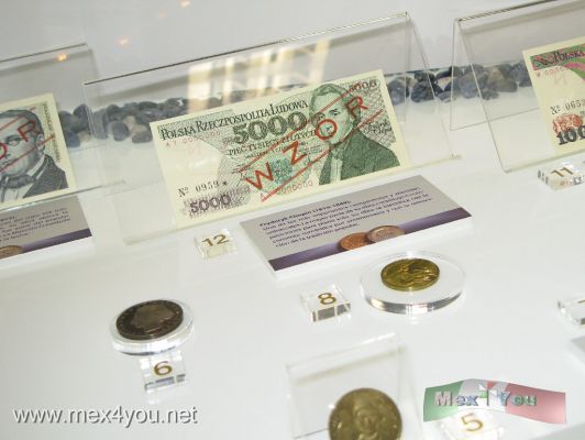 Zlotys & Pesos (01-04)
Keywords: zlotys pesos monedas