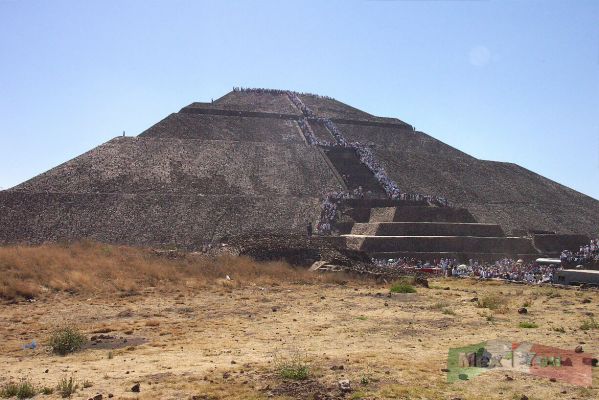 PirÃ¡mide del Sol  / Sun pyramid.
Para ver mas Imagenes de este evento  [b][url=http://mex4you.net/wallpapers/thumbnails.php?album=27]Aqui..[/url][/b]

More Images Of This event [b][url=http://mex4you.net/wallpapers/thumbnails.php?album=27]Here..[/url][/b]
Keywords: Teotihuacan Piramide  Sol Sun pyramid piramides pyramids  zona arqueologica archeological zone ruinas ruins