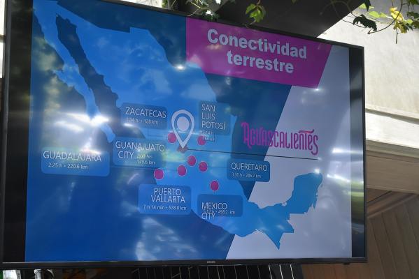 Aguascalientes crea oficina especializada para la atracción del segmento de reuniones (04-04)
Los esfuerzos en profesionalizar aún más el sector mostrarán pronto sus frutos. Esa es la expectativa de gobierno e iniciativa privada, cuya idea es atraer muchos más actos como la reciente competencia de autos NACAM Rally Championship, el Congreso Nacional de Criadores de Toros de Lidia, el Segundo Encuentro Nacional de Políticas Mexicanas, el Simposium de Centros Históricos de la Industria Inmobiliaria, o la Convención Nacional de Torres del Vigía Testigos de Jehová, que atrajo a más de 6,500 personas.


Text & Photo by: Antonio Pacheco
Keywords: Aguascalientes oficina especializada atracción segmento reuniones