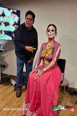 Detalles para dar a conocer "Catrina Fashion Fest 2025"
Como requisitos para participar se invita a mujeres mexicanas o extranjeras a partir de los 18 años de edad y de las alcaldías de nuestra CDMX o de nuestra república mexicana que quiera participar en este certamen , donde el maquillaje de la icónica Catrina, los textiles tradicionales , la gastronomía local y la expresión artística será protagonistas. 

Se hizo énfasis en que más que un concurso de belleza tradicional se premiará a la belleza cultural y de talento con una visión incluyente contemporánea y global. 

Text & Photos by: Antonio Pacheco
Keywords: catrina fashion fest calaveras dia muertos catrin day dead