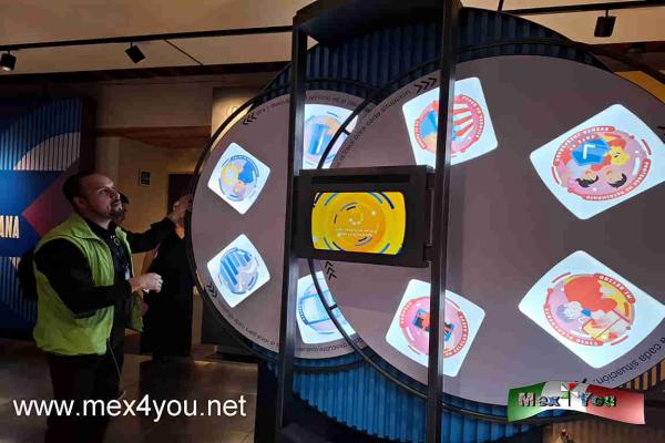 El MIDE y PROFOTURO inauguran nueva sala "Tu Yo del Futuro"  (05-05)
Desde el inicio a este segundo piso del MIDE los visitantes encuentran ruletas interactivas que conectan escenas cotidianas con temas clave como el ahorro, el crédito y los seguros. Una infografía de gran formato plantea la pregunta escencial: Que hay detrás de tus decisiones financieras? , subrayando cómo cada elección económica deja una huella en nuestro futuro. 

El MIDE se ubica en C. de Tacuba 17, Centro Histórico de la Cdad. de México, Centro, Cuauhtémoc, 06000 Ciudad de México, CDMX Con un costo de 160$ de martes a domingo y con un costo de 80 $ para personas del INAMPAM, discapacidad estudiantes y maestros. 


Text & Photos by: Antonio Pacheco
Keywords: museo interactivo economia MIDE profuturo inauguracion nueva sala futuro pensiones