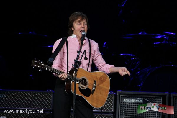 Paul McCartney en el ZÃ³calo  GALERIA (08-11)
Keywords: paul mccartney zocalo concierto concerto concert ciudad mexico dia madres