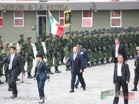 DÃ¬a del EjÃ¨rcito / Army Day (01-03)
El dÃ¬a 19 de Febrero se celebrÃ² el dÃ¬a del EjÃ¨rcito en el Estado de Monterrey, Nuevo LeÃ²n. El Presidente CalderÃ²n, en su calidad de Comandante Supremo de las Fuerzas Armadas, encabezÃ³ el acto durante el cual anunciÃ³ que el EjÃ©rcito mexicano seguirÃ¡ colaborando con la sociedad para cuidar a la sociedad hasta que las instituciones hayan hecho cumplir el Estado de Derecho. 

On February 19th was held on Army Day in the state of Monterrey, Nuevo Leon. President Calderon, in his capacity as Supreme Commander of the Armed Forces, headed the event during which the Mexican army announced it would continue to work with society to care for society to have institutions that enforced the rule of law.

Photo by: JeÃ¹s SÃ nchez.
Keywords: dia ejercito army day monterrey calderon